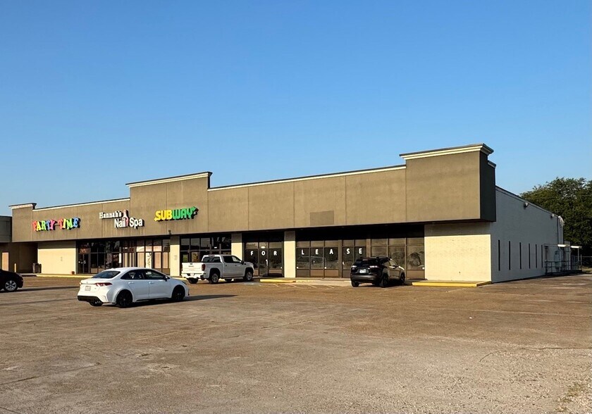 4444 Lake St, Lake Charles, LA à louer - Photo de l’immeuble – Image 2 sur 7