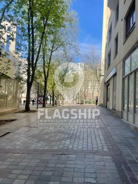 Local commercial dans Paris à vendre - Photo de l’immeuble – Image 2 sur 2