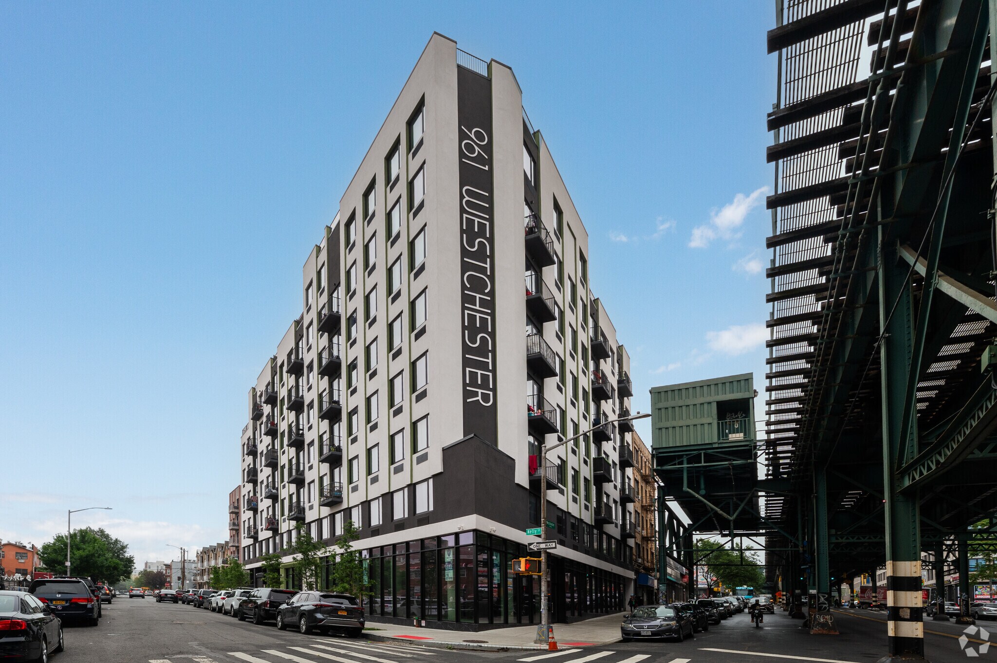 961 Westchester Ave, Bronx, NY à louer Photo principale– Image 1 sur 2