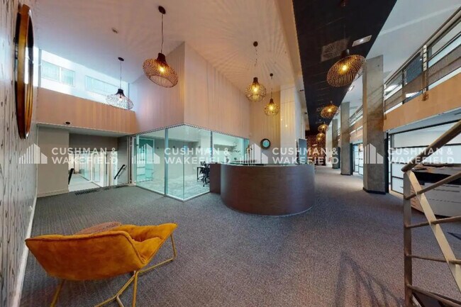 Plus de détails pour 143 Rue D'Athenes, Lille - Bureau à louer