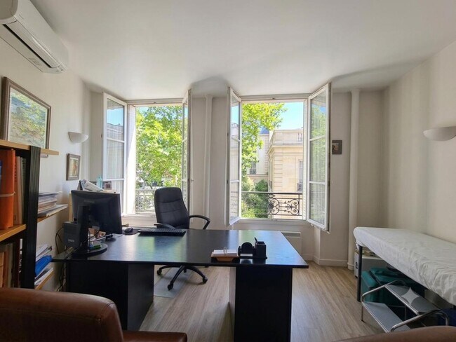 Plus de détails pour Bureau à vendre