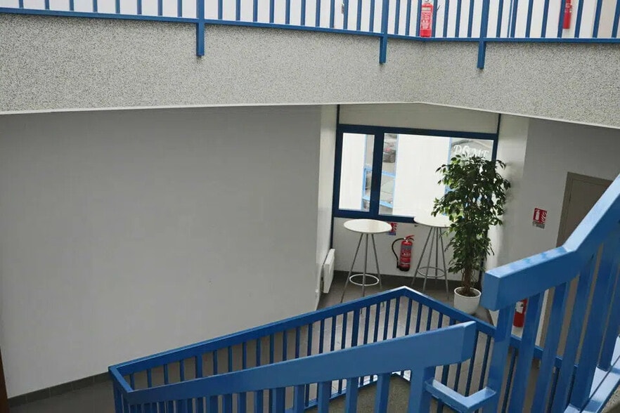 6-8 Rue De La Closerie, Lisses à louer - Photo intérieure – Image 3 sur 3