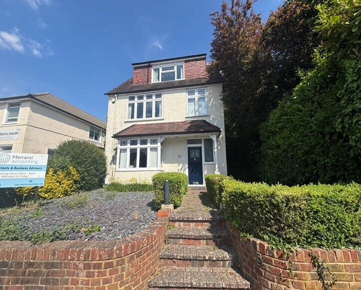 89 High St, Caterham à louer Photo de l’immeuble– Image 1 sur 4