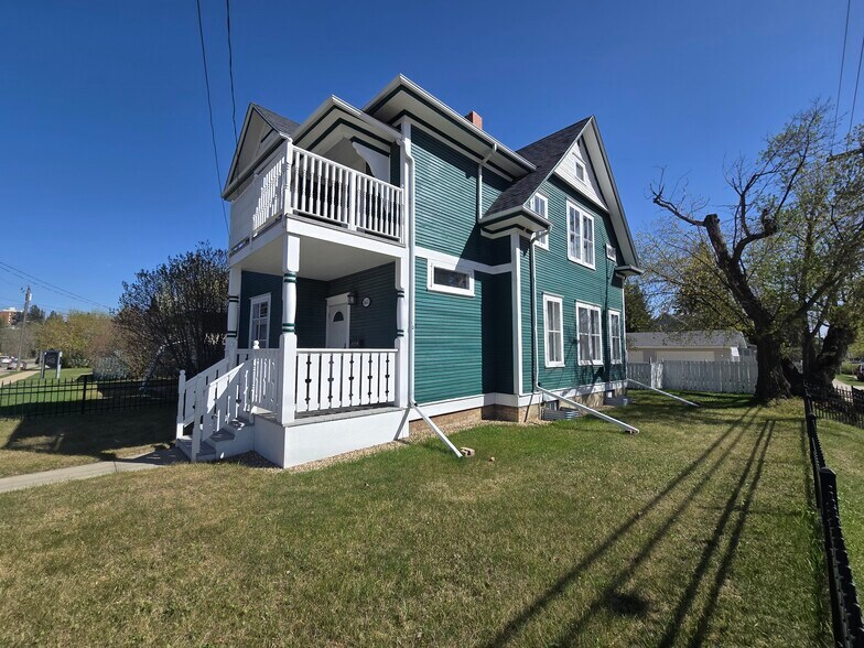 4641 49 St, Red Deer, AB à vendre - Photo de l’immeuble – Image 3 sur 35