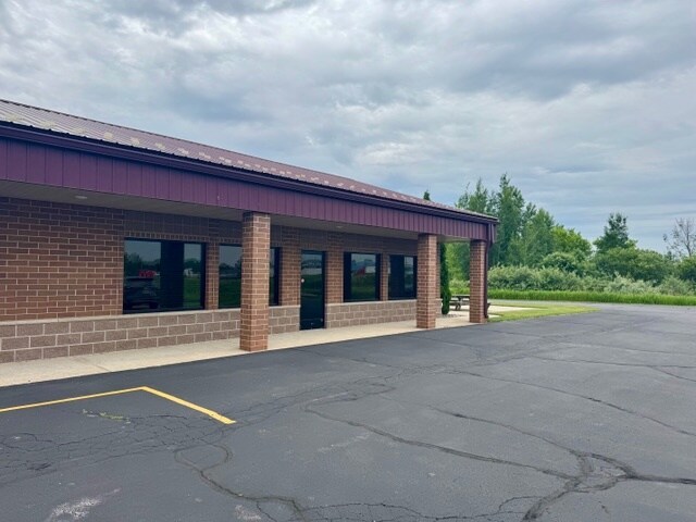 2839 E Frontage Rd, Abrams, WI à louer - Photo de l’immeuble – Image 2 sur 20
