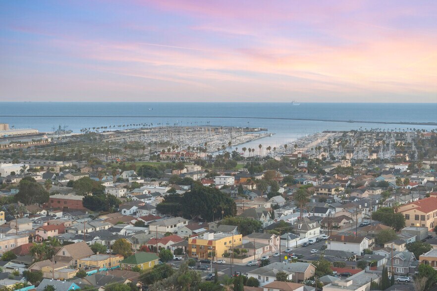 383 W 14th St, San Pedro, CA à vendre - Photo de l’immeuble – Image 3 sur 14