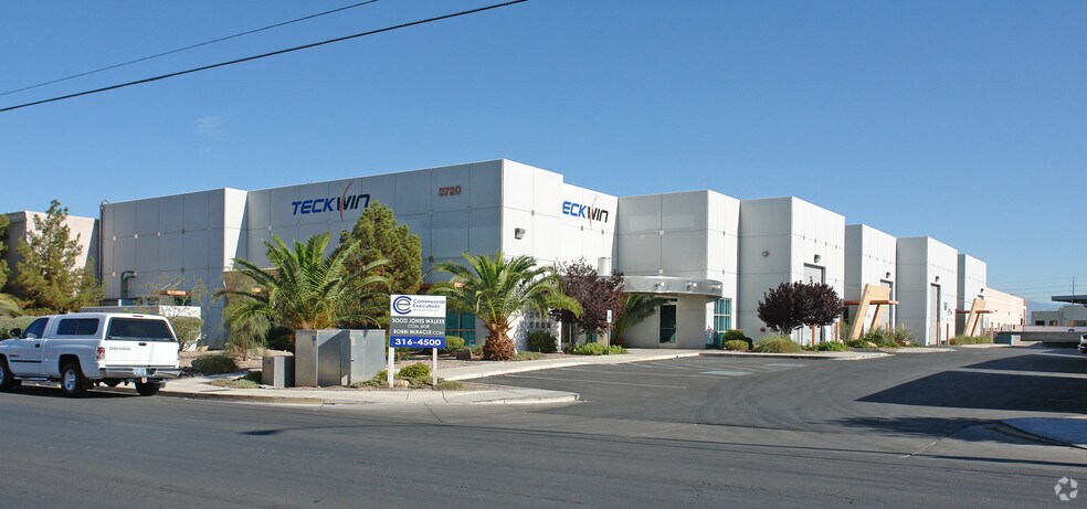 3720 W Oquendo Rd, Las Vegas, NV à louer - Photo de l’immeuble – Image 3 sur 25