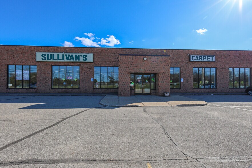 1860 28th St SE, Grand Rapids, MI à vendre - Photo de l’immeuble – Image 3 sur 8