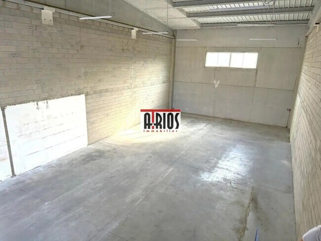 Plus de détails pour Industriel/Logistique à louer