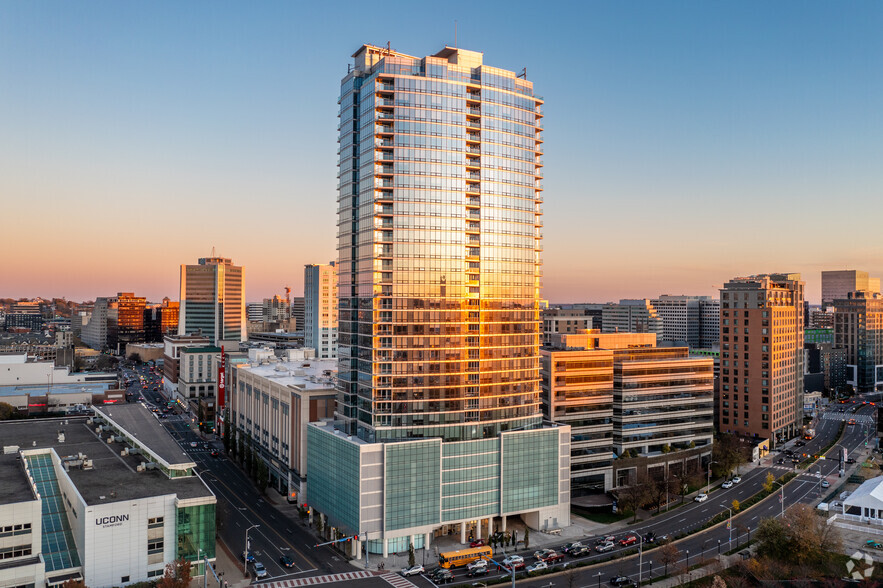 1 Broad St, Stamford, CT à louer - Photo de l’immeuble – Image 1 sur 8