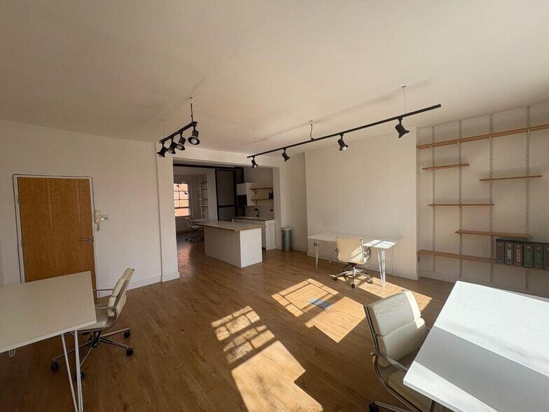 22 New Broa, Londres à vendre - Photo de l’immeuble – Image 2 sur 12