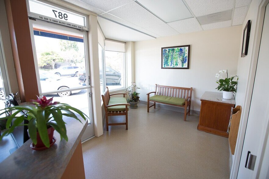 987 Laurel St, San Carlos, CA à vendre - Photo de l’immeuble – Image 3 sur 7