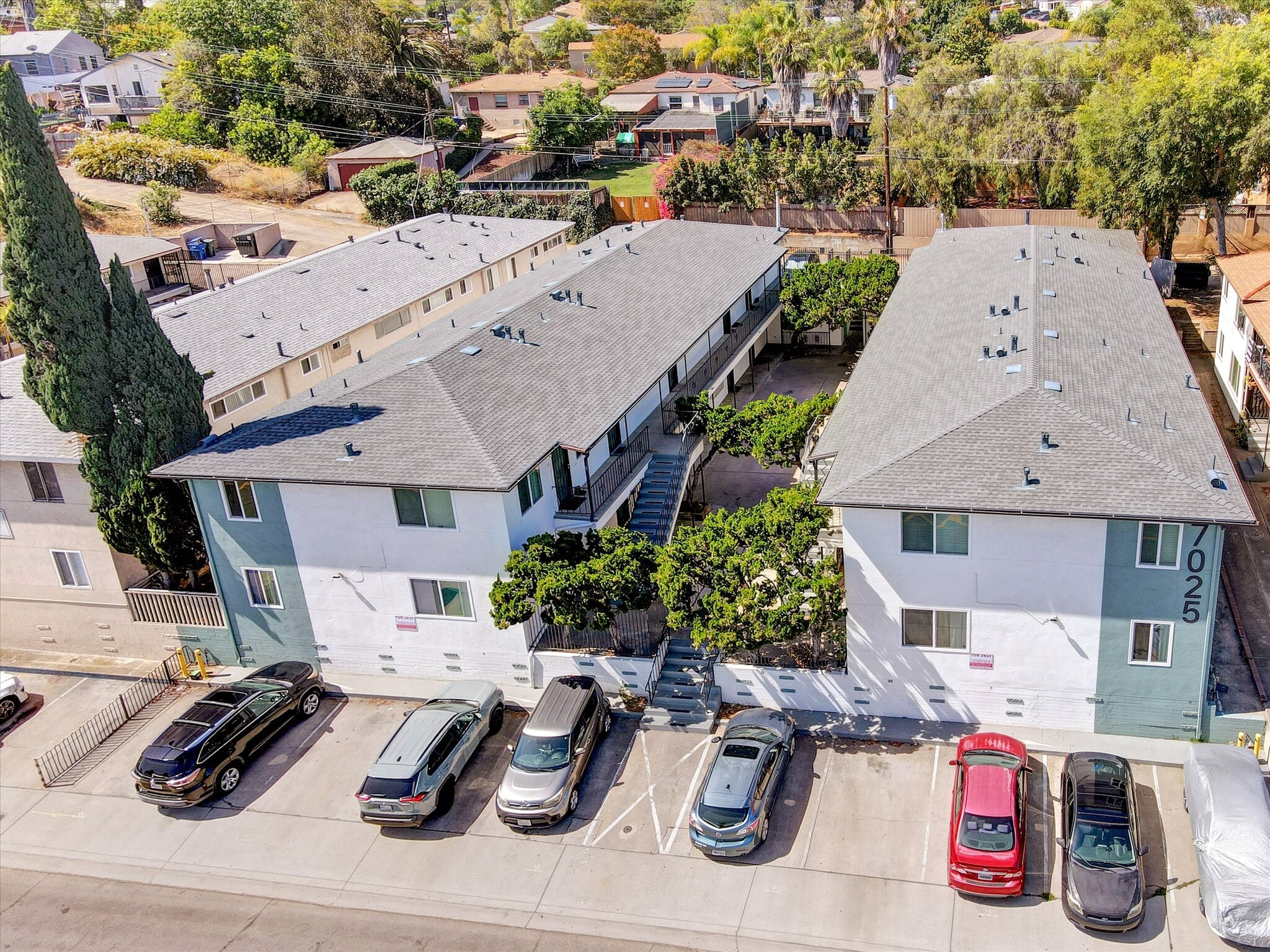 7025 Boulevard Dr, La Mesa, CA à vendre Photo de l’immeuble– Image 1 sur 35