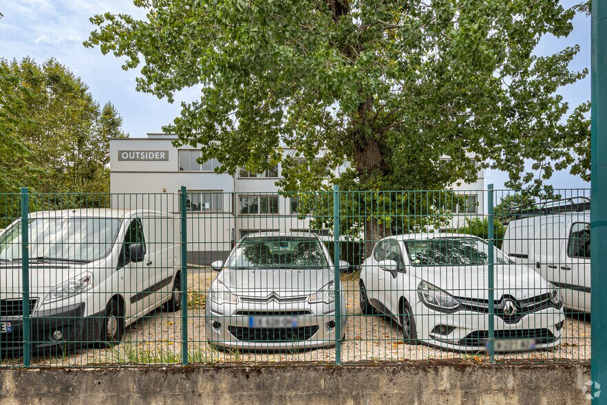 119 Avenue Louis Roche, Gennevilliers à louer - Photo de l’immeuble – Image 2 sur 3