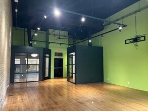 120 W 2nd St, Taylor, TX à louer Photo intérieure– Image 2 sur 14