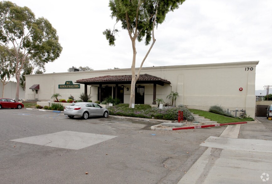 170 E Rincon St, Corona, CA à vendre - Photo principale – Image 1 sur 6