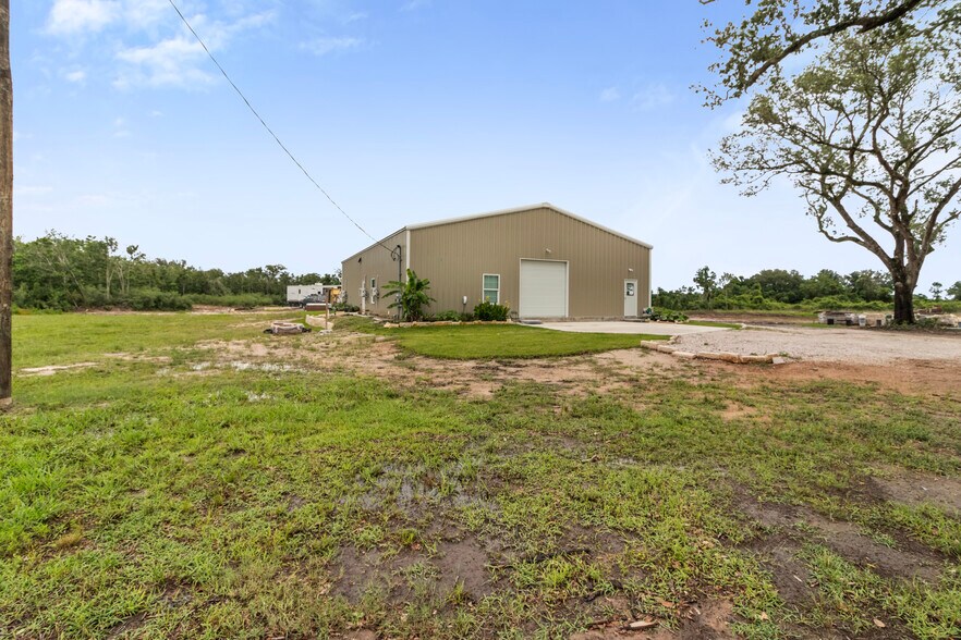 25033-288B Angleton, TX 77515, Angleton, TX à vendre - Photo de l’immeuble – Image 3 sur 38