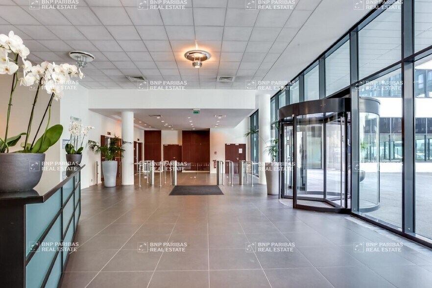 3 Rue Christophe Colomb, Massy à louer - Hall d’entrée – Image 2 sur 13