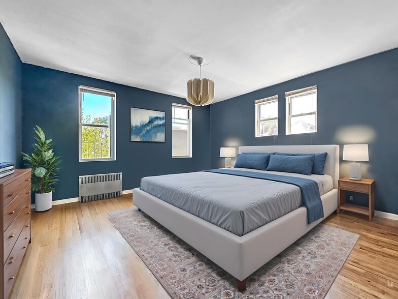 28-09 Ditmars Blvd, Astoria, NY à vendre - Photo de l’immeuble – Image 3 sur 14
