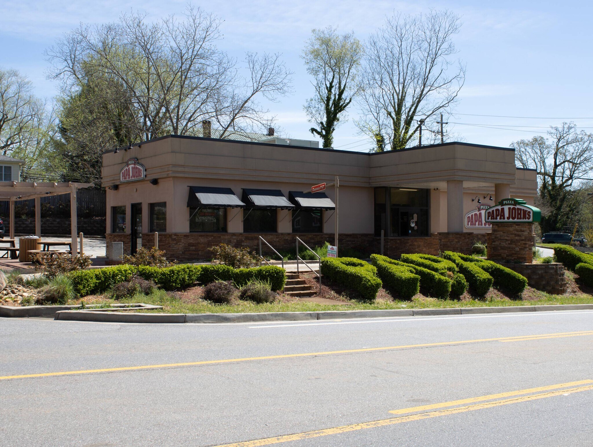 287 S Chestatee St, Dahlonega, GA à vendre Photo de l’immeuble– Image 1 sur 6