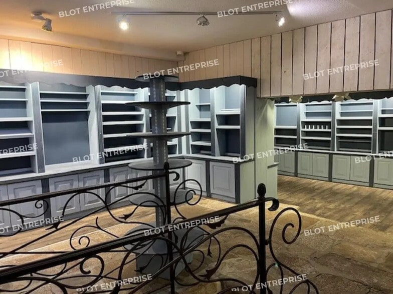 Local commercial dans Vannes à louer - Photo de l’immeuble – Image 1 sur 5