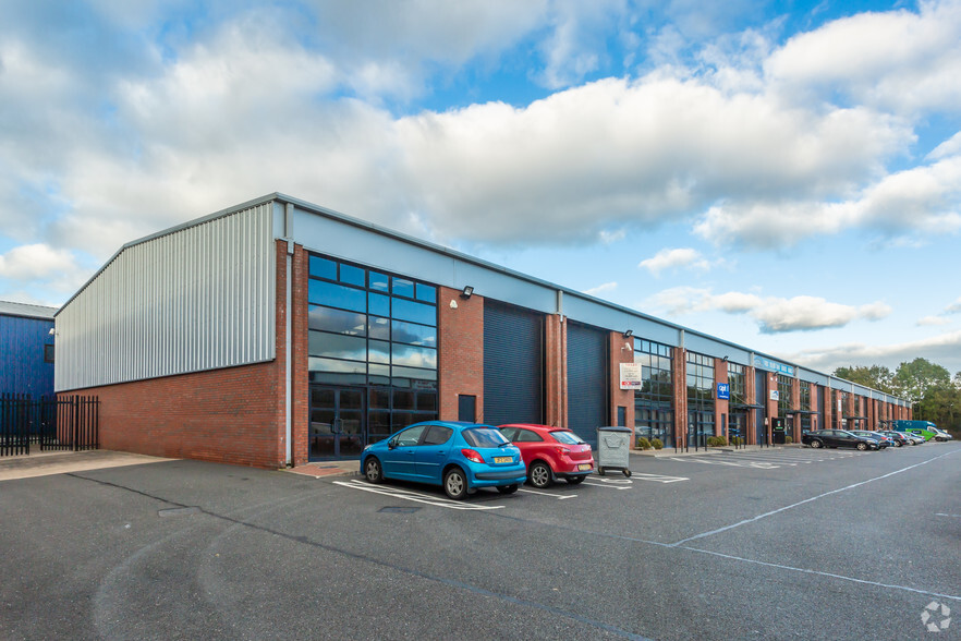 9 Ferguson Dr, Lisburn à louer - Photo principale – Image 1 sur 1