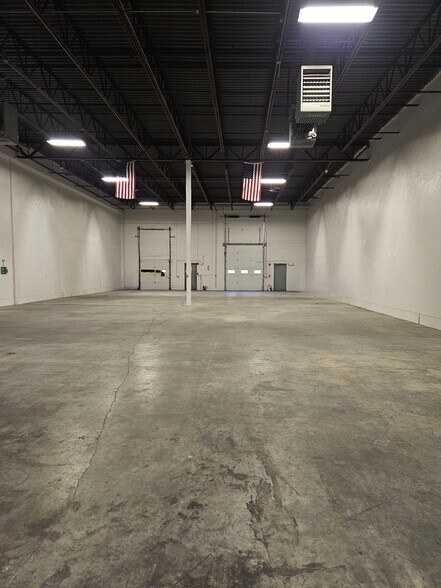 65 Mathewson Dr, Weymouth, MA à louer - Photo de l’immeuble – Image 2 sur 6