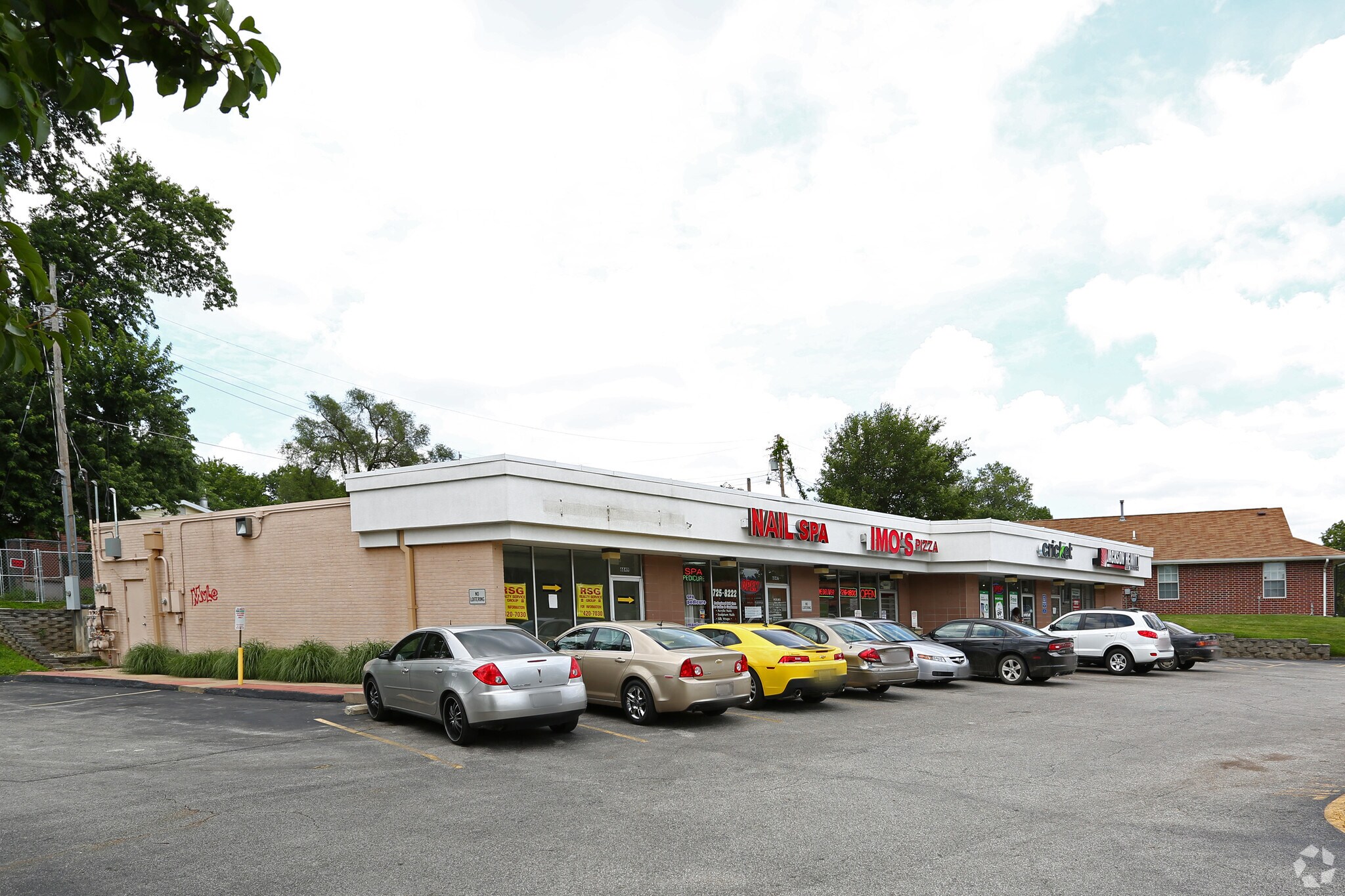 6841-6849 Olive Blvd, University City, MO à louer Photo de l’immeuble– Image 1 sur 5