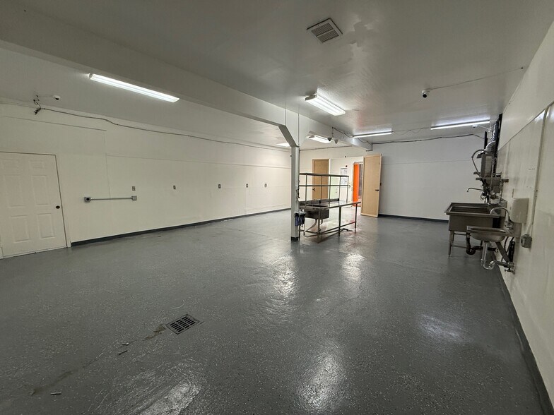 890 7th Ave, San Bruno, CA à louer - Photo de l’immeuble – Image 2 sur 5