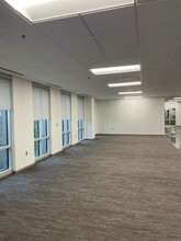 2550 W Tyvola Rd, Charlotte, NC à louer Photo intérieure– Image 2 sur 7