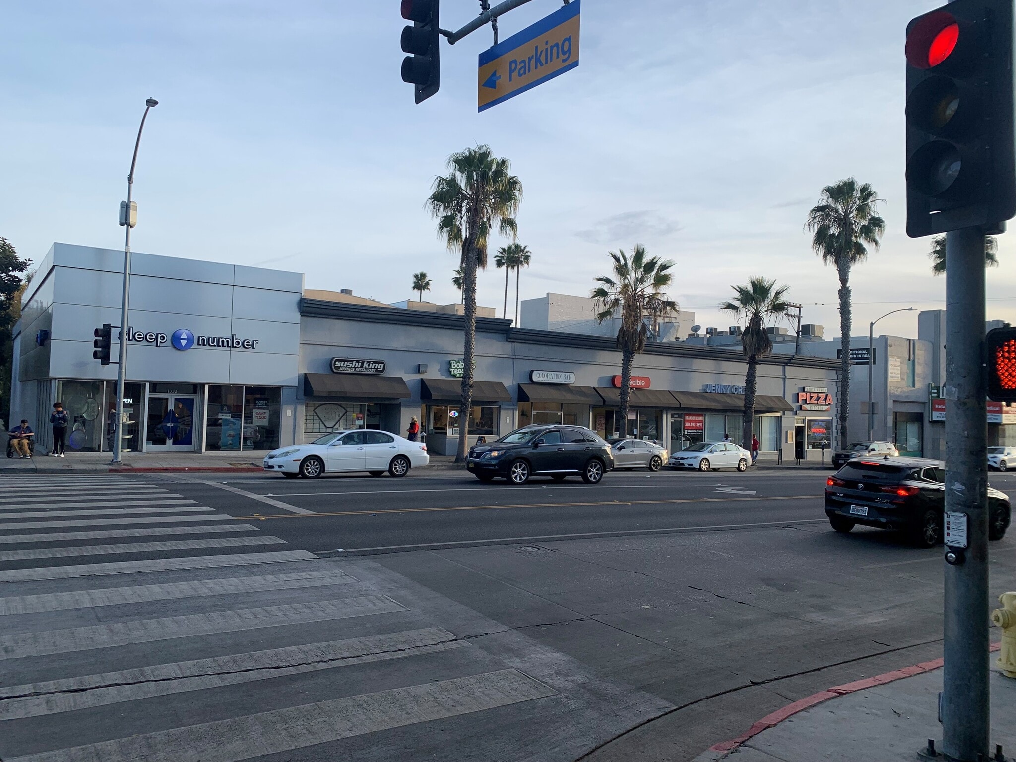 1318-1332 Wilshire Blvd, Santa Monica, CA à louer Photo de l’immeuble– Image 1 sur 8