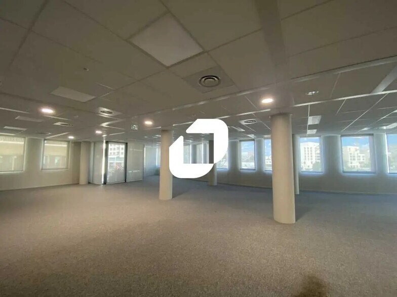 Bureau dans Bordeaux à louer - Photo de l’immeuble – Image 2 sur 26