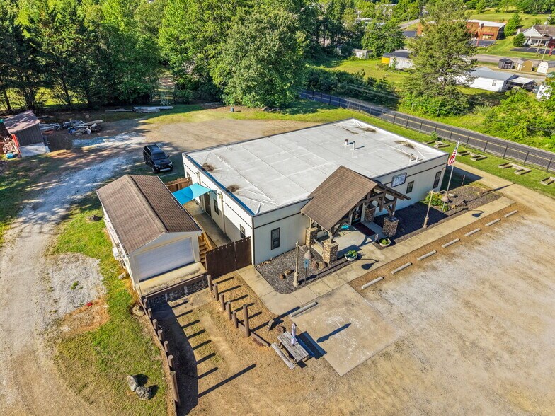 310 Terrell Rd, Franklin, NC à vendre - Photo de l’immeuble – Image 2 sur 45