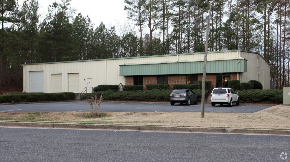 6575 Industrial Way, Alpharetta, GA à vendre - Photo principale – Image 1 sur 2
