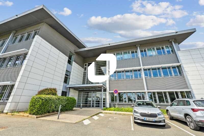 Bureau dans Roissy-en-France à louer Photo de l’immeuble– Image 1 sur 16