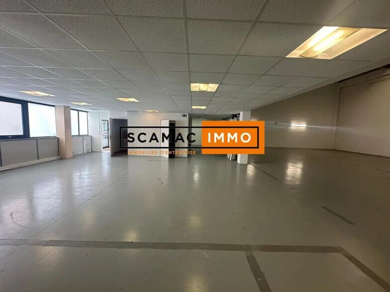 Industriel/Logistique dans Poissy à louer - Photo intérieure – Image 2 sur 18