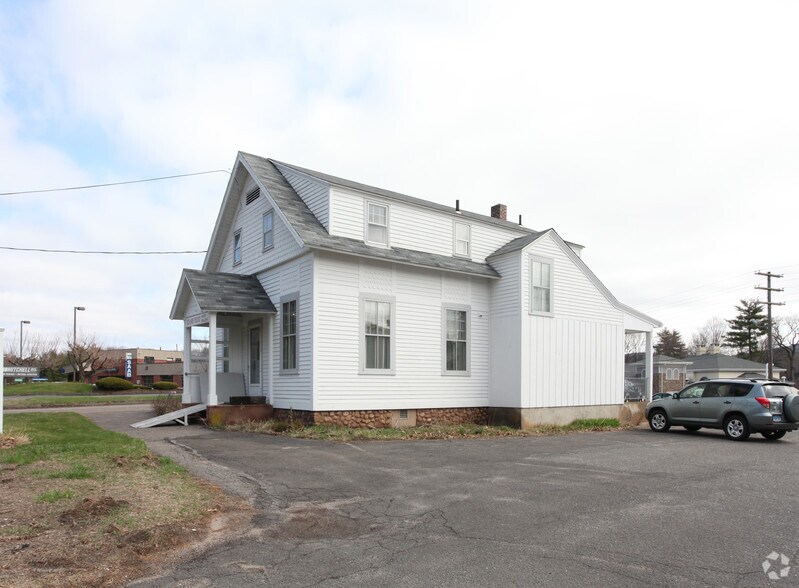 378 Hopmeadow St, Simsbury, CT à vendre - Photo de l’immeuble – Image 2 sur 4