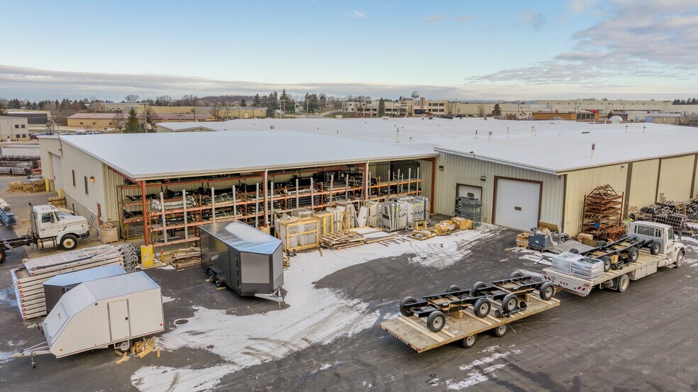 857 W State St, Hartford, WI à louer - Photo de l’immeuble – Image 3 sur 13