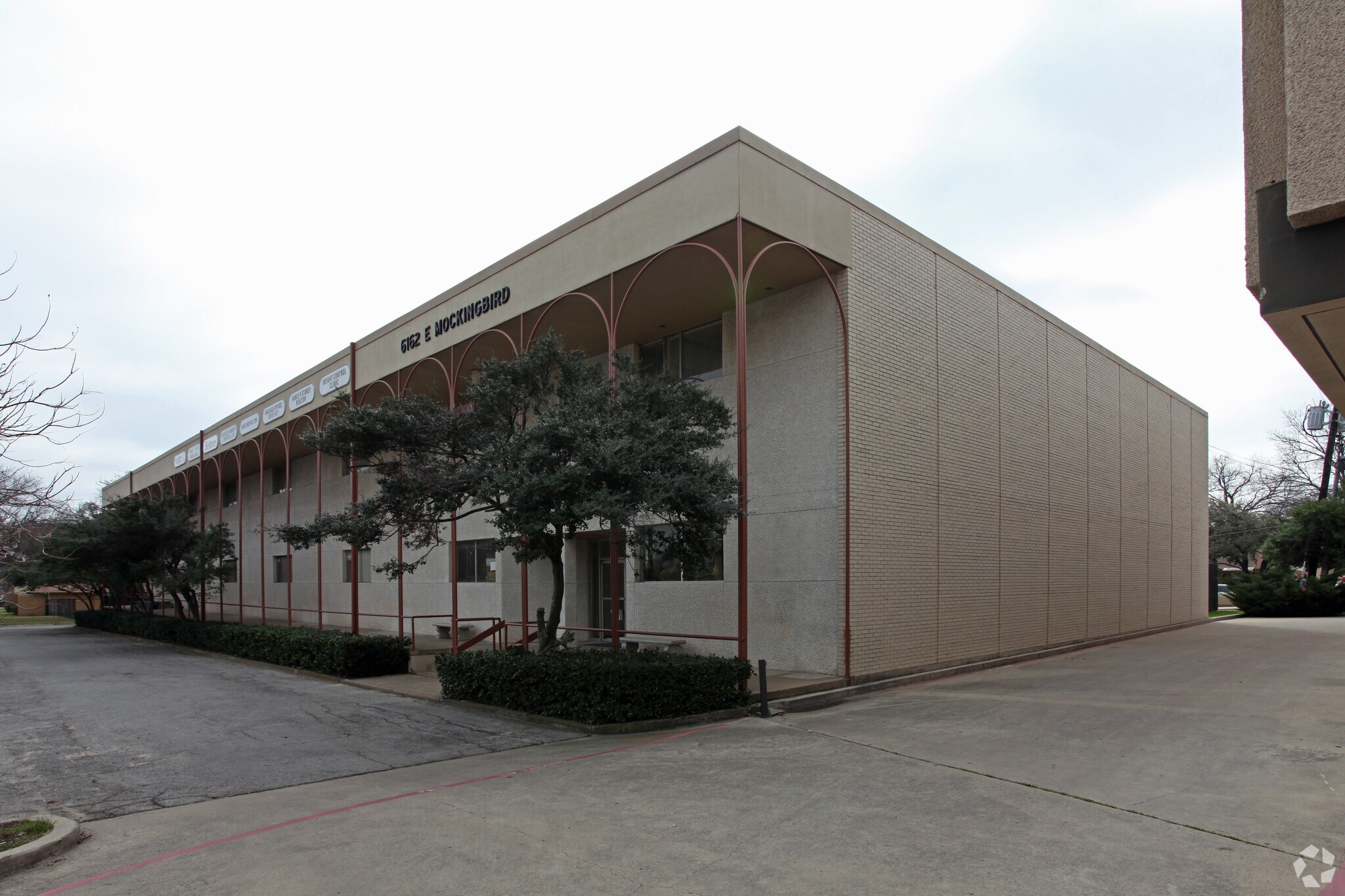 6162 E Mockingbird Ln, Dallas, TX à louer Photo principale– Image 1 sur 7
