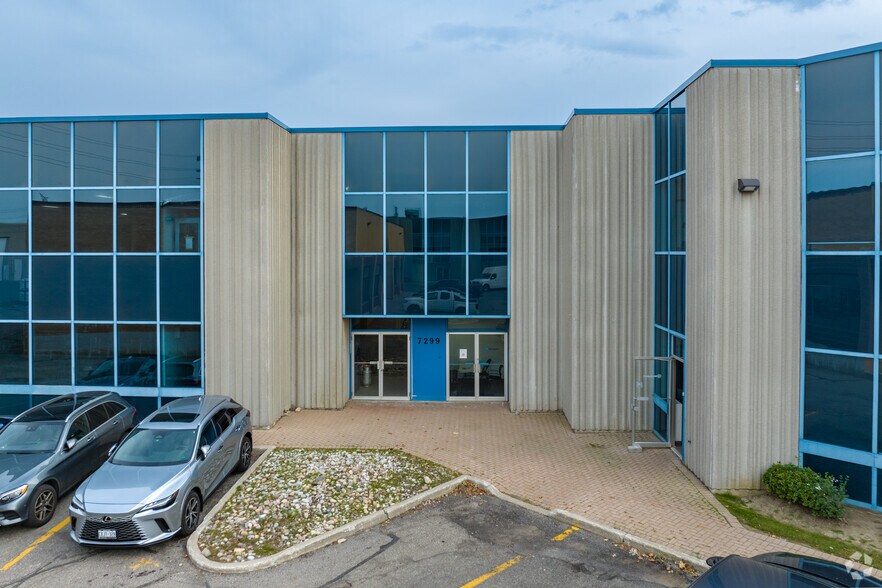 7299 E Danbro Cres, Mississauga, ON à louer - Photo de l’immeuble – Image 3 sur 3