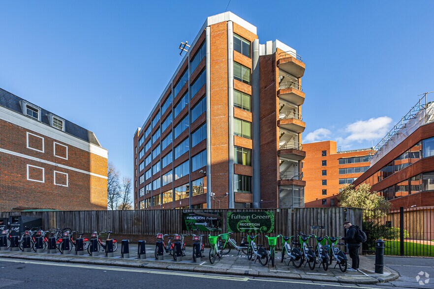 69-79 Fulham High St, Londres à louer - Photo de l’immeuble – Image 1 sur 13