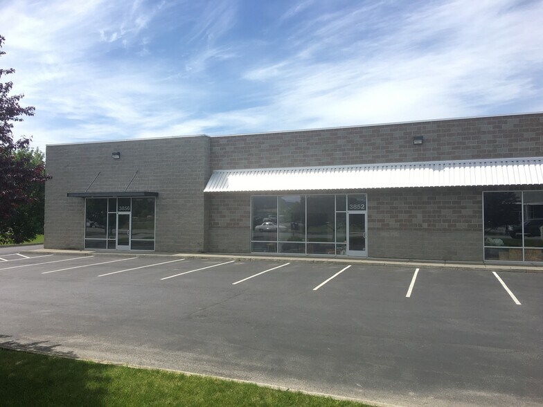 3846-3856 N Schreiber Way, Coeur d'Alene, ID à louer - Photo de l’immeuble – Image 3 sur 8