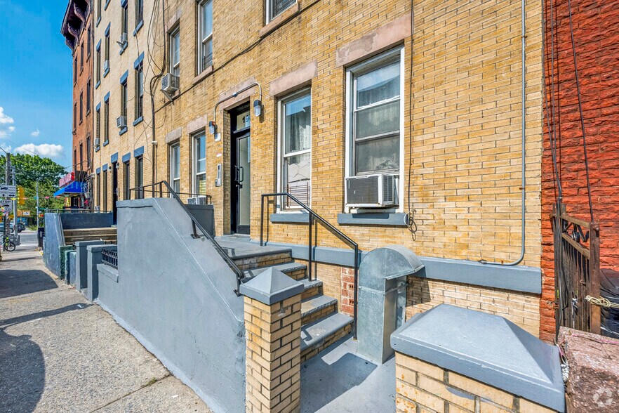 190 Rockaway Ave, Brooklyn, NY à vendre - Photo de l’immeuble – Image 3 sur 22