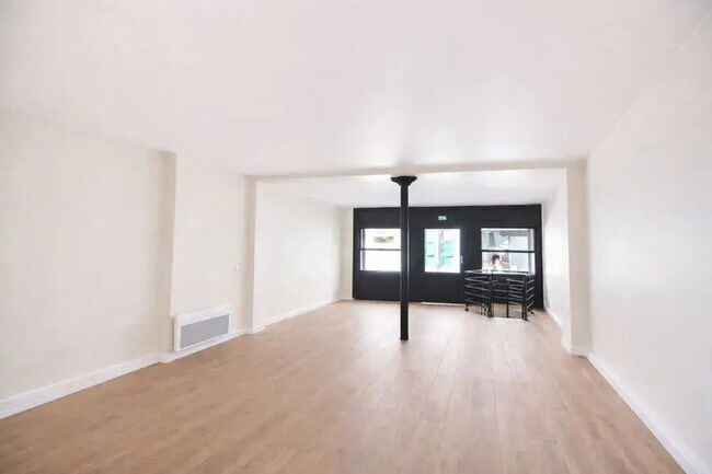 Plus de détails pour 104 Rue De La Folie-Méricourt, Paris - Bureau à vendre