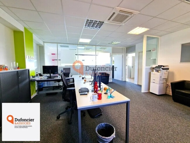 Plus de détails pour Bureau à louer