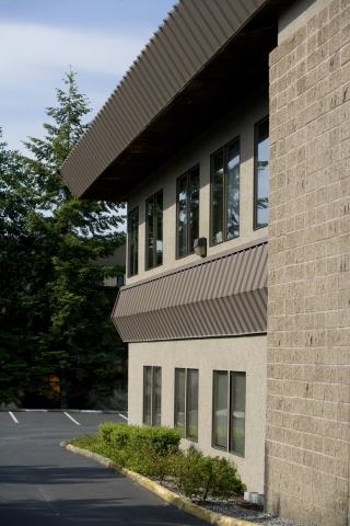 1215 120th Ave NE, Bellevue, WA à louer - Photo de l’immeuble – Image 3 sur 7