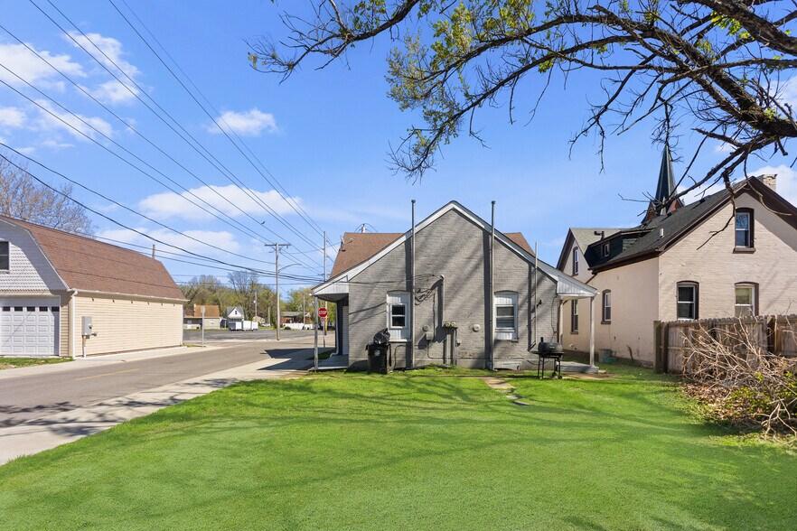 31 N 14th St, Belleville, IL à vendre - Photo de l’immeuble – Image 3 sur 22