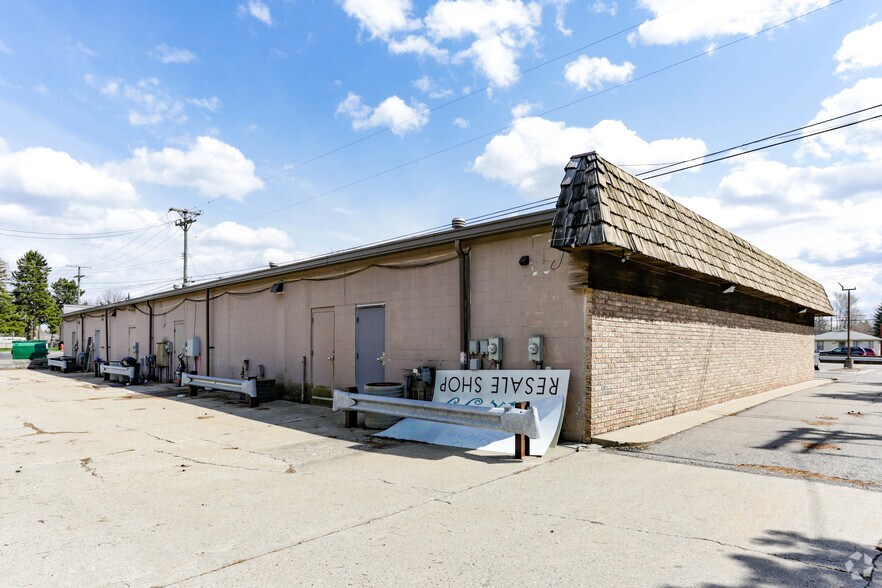 4654-4660 W Walton Blvd, Waterford, MI à louer - Photo de l’immeuble – Image 2 sur 2
