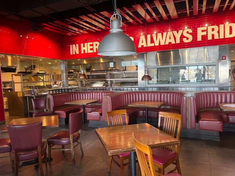 3181 Harkness Ave, Brooklyn, NY à louer - Photo de l’immeuble – Image 3 sur 12