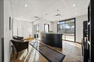 259 Burnt Park Dr, Red Deer County, AB à vendre Photo intérieure– Image 1 sur 33